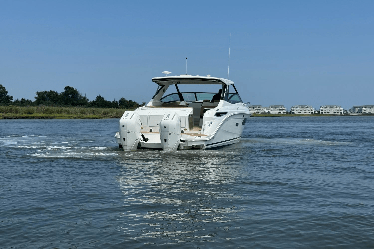 2025 Sea Ray Sundancer 320 Outboard Image Thumbnail #3