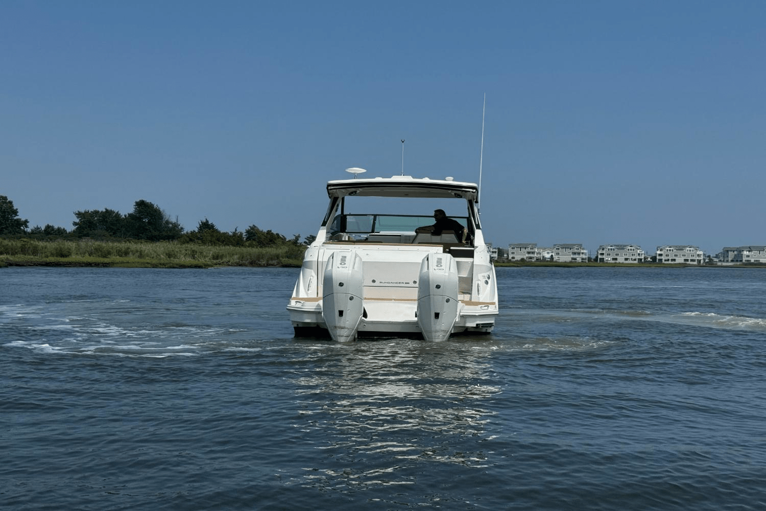 2025 Sea Ray Sundancer 320 Outboard Image Thumbnail #4