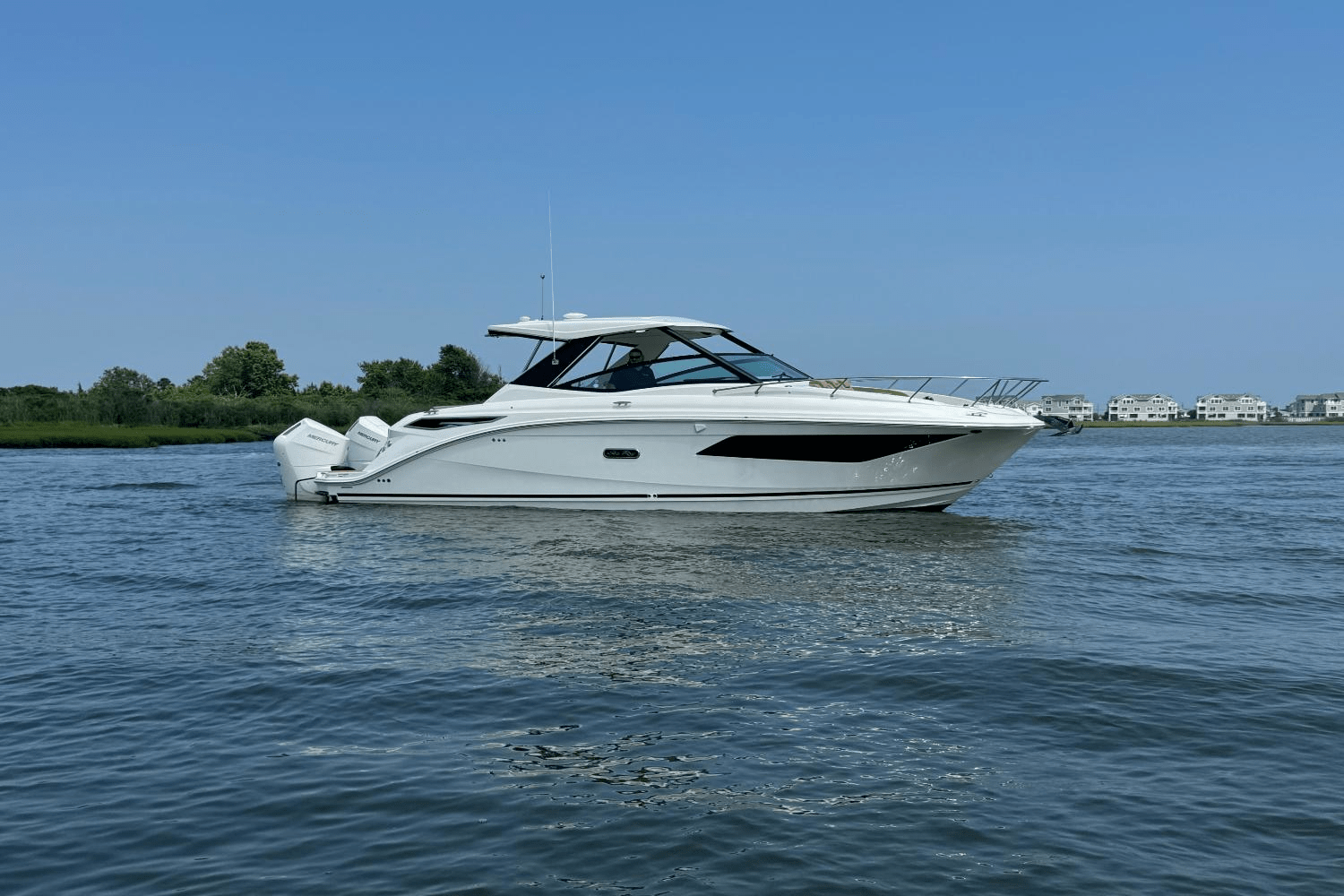 2025 Sea Ray Sundancer 320 Outboard Image Thumbnail #1