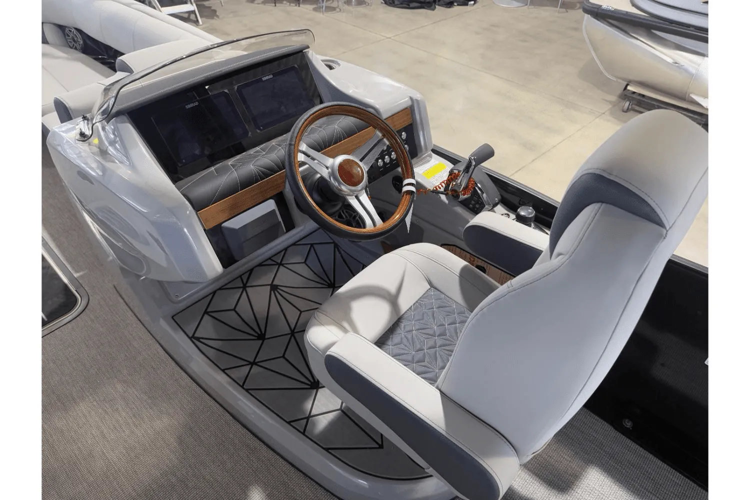 2025 Harris Grand Mariner 250 Image Thumbnail #12