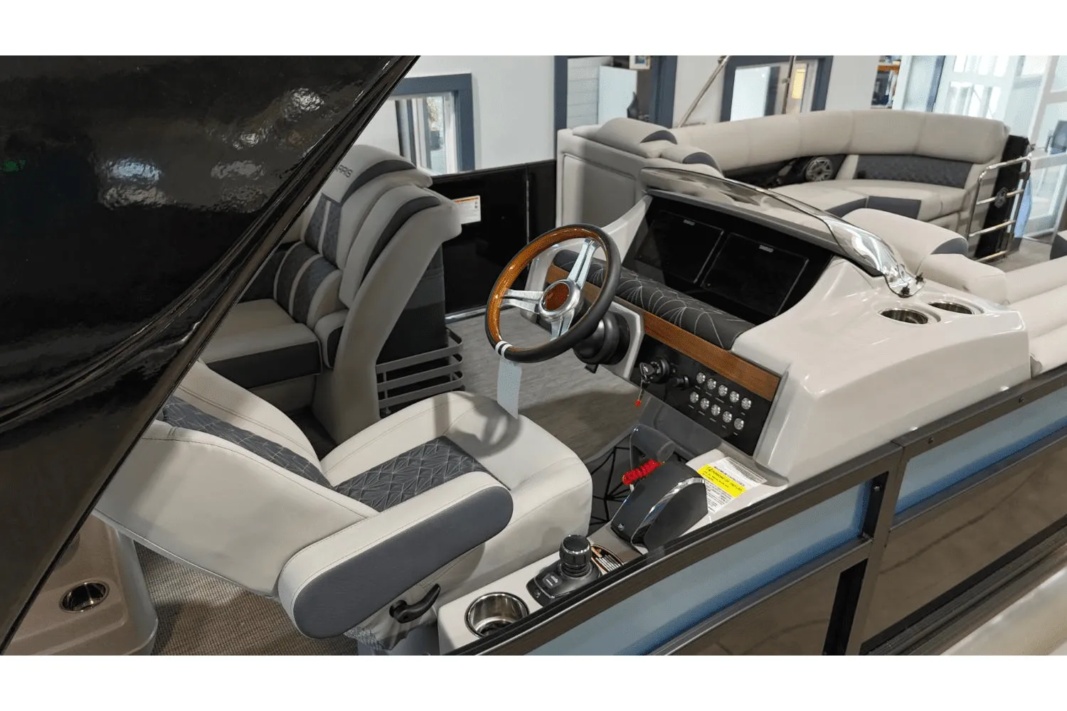 2025 Harris Grand Mariner 250 Image Thumbnail #13