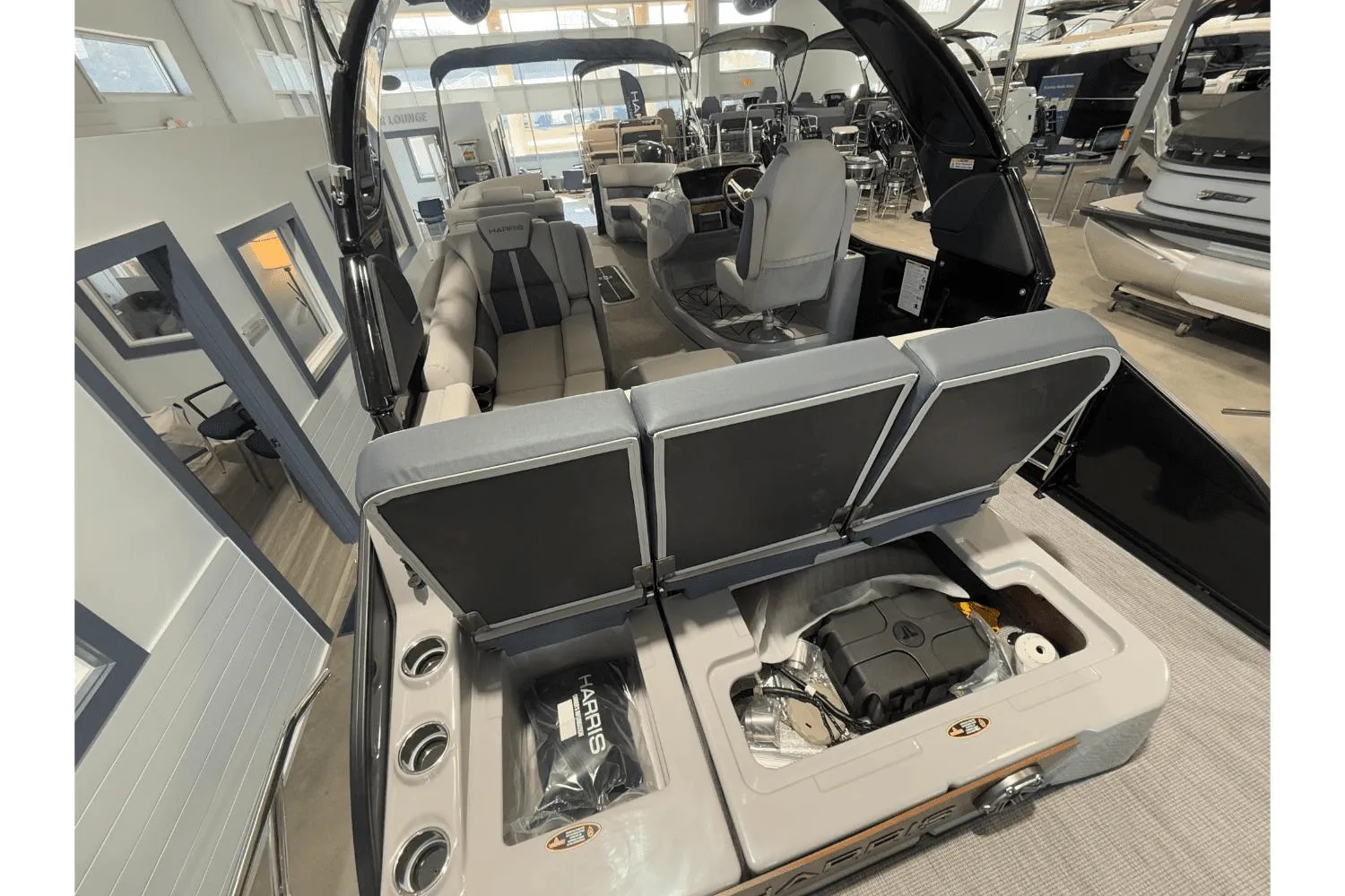 2025 Harris Grand Mariner 250 Image Thumbnail #8