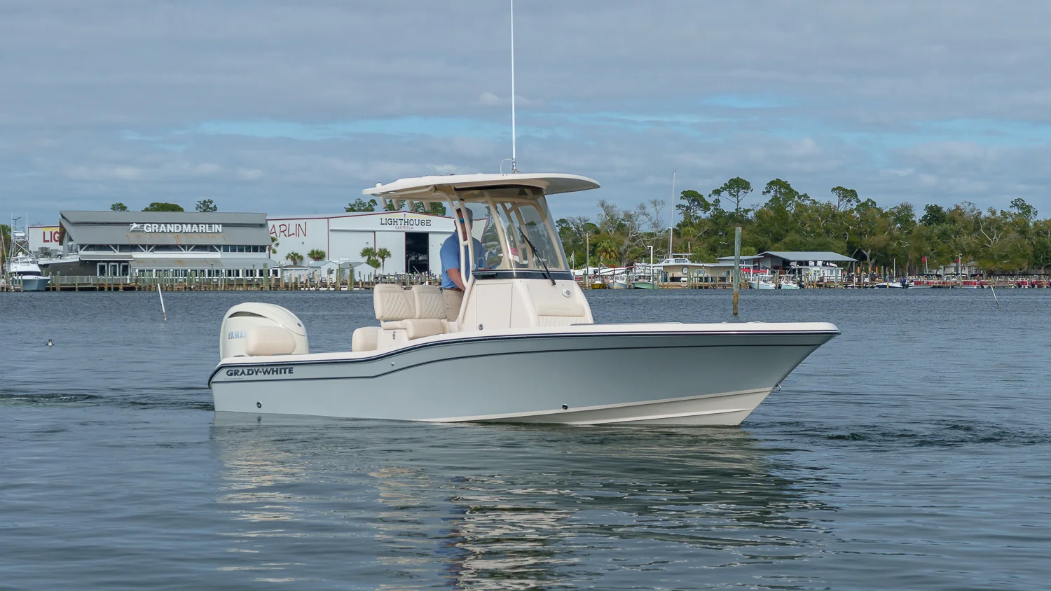2025 Grady-White 231 CE Image Thumbnail #7
