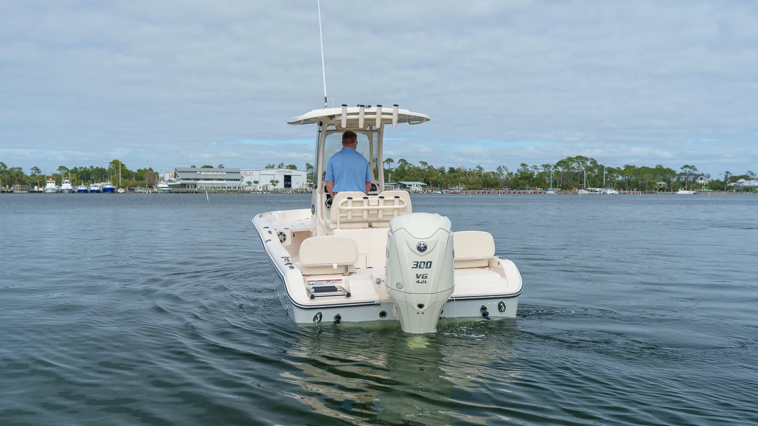 2025 Grady-White 231 CE Image Thumbnail #2