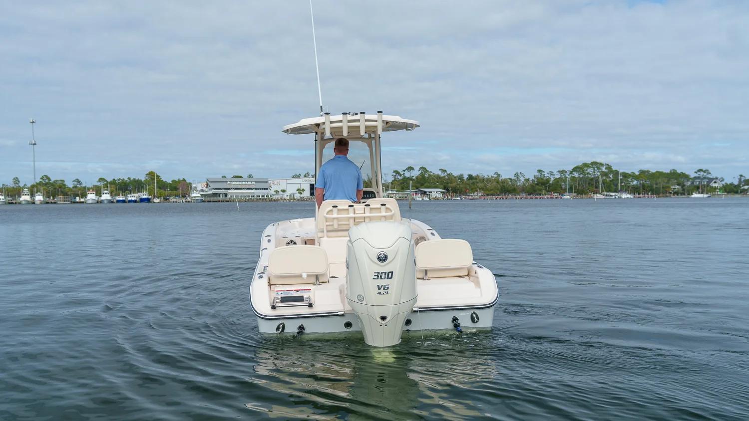 2025 Grady-White 231 CE Image Thumbnail #3