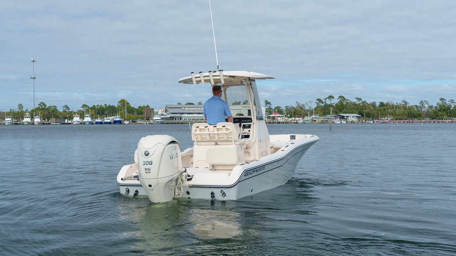 2025 Grady-White 231 CE Image Thumbnail #4