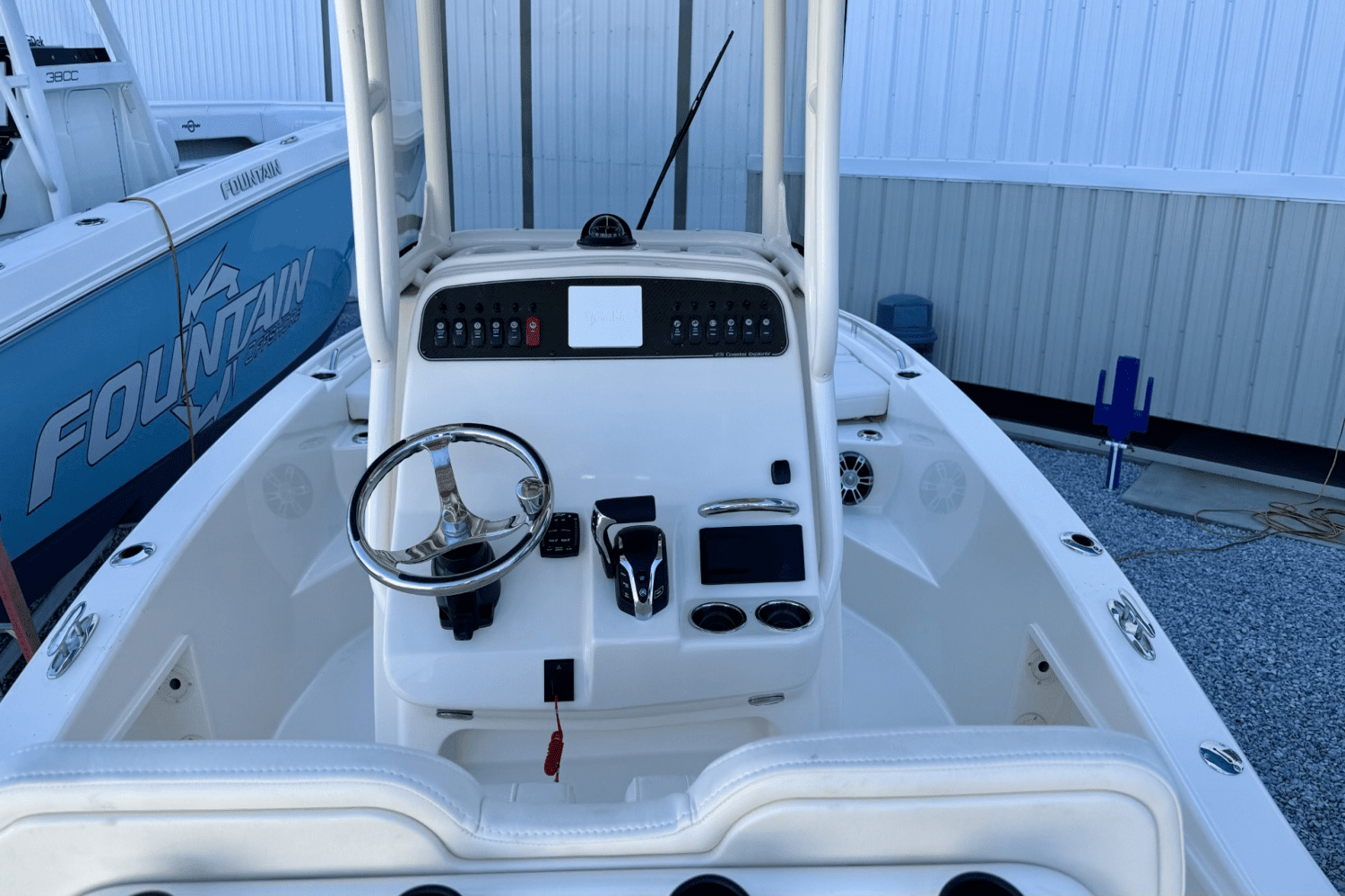 2025 Grady-White 231 CE Image Thumbnail #8