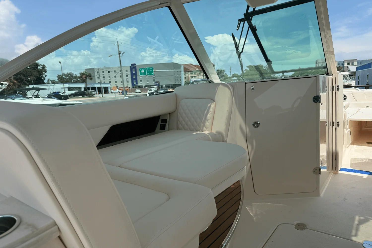 2026 Grady-White Freedom 345 Image Thumbnail #14