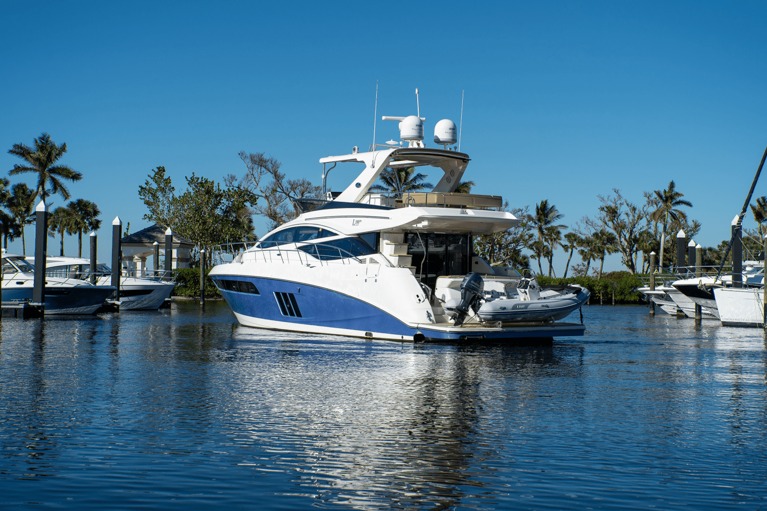 2017 Sea Ray 590 FLY Image Thumbnail #2