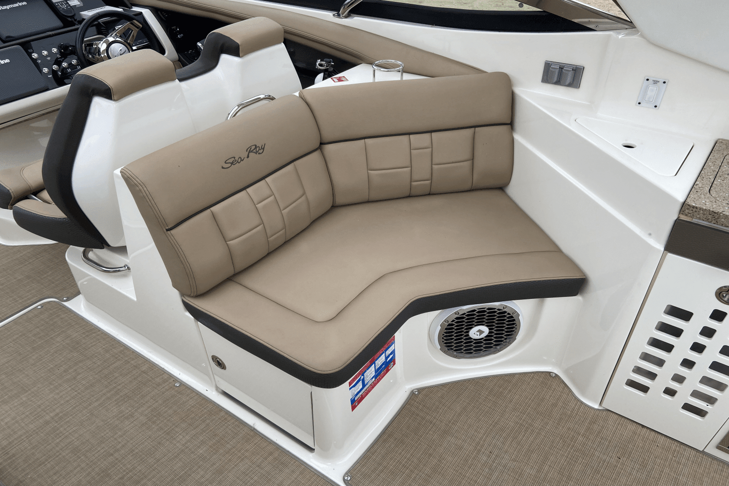 2016 Sea Ray 350 SLX Image Thumbnail #11