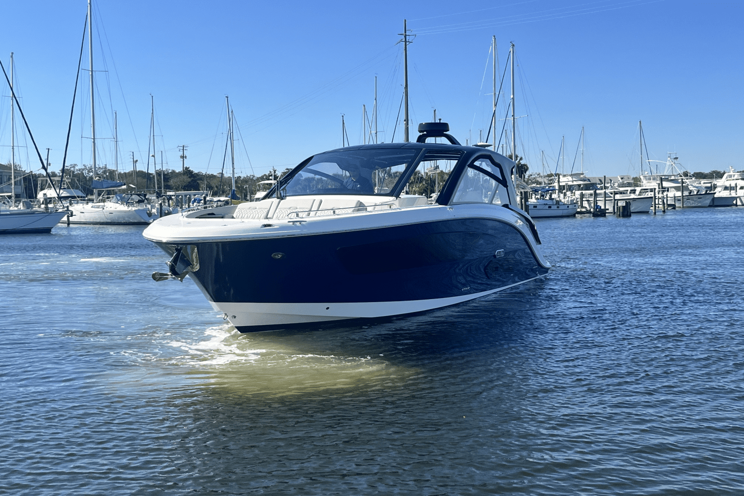 2024 Sea Ray Sundancer 370 Outboard Image Thumbnail #3