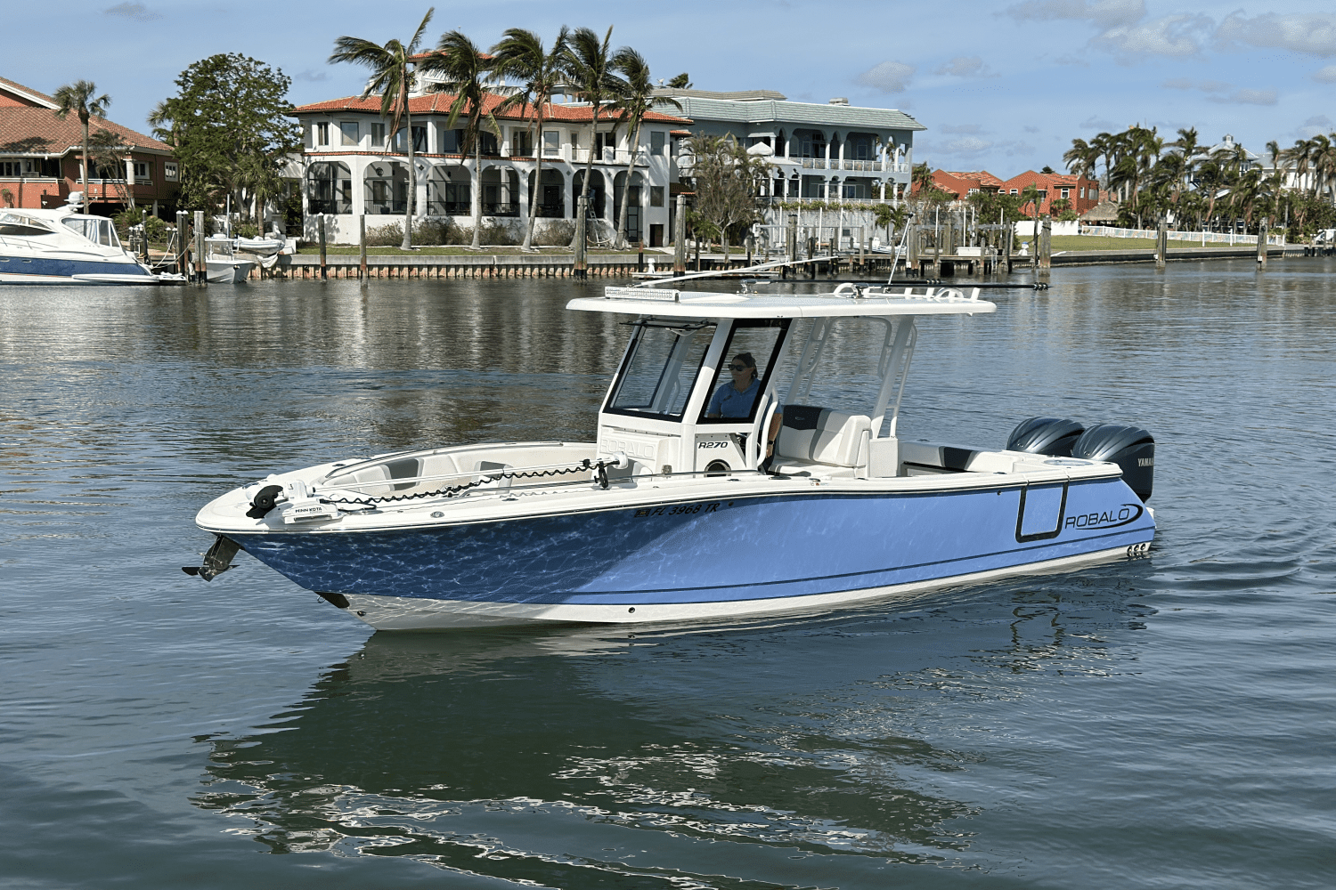 2023 Robalo R270 Image Thumbnail #4