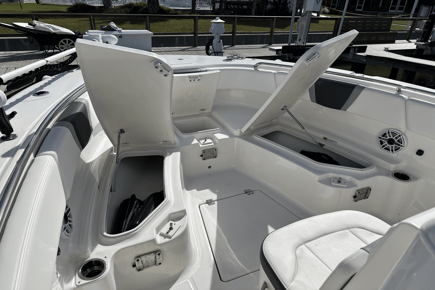 2023 Robalo R270 Image Thumbnail #28