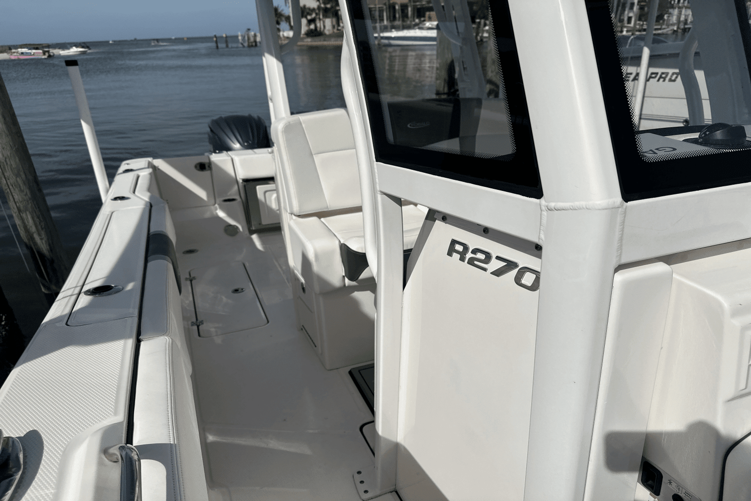 2023 Robalo R270 Image Thumbnail #41