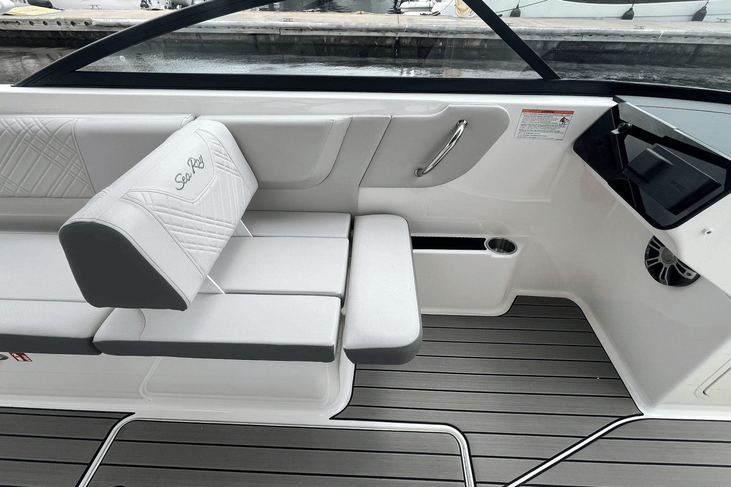 2025 Sea Ray SDX 270 Outboard Image Thumbnail #13