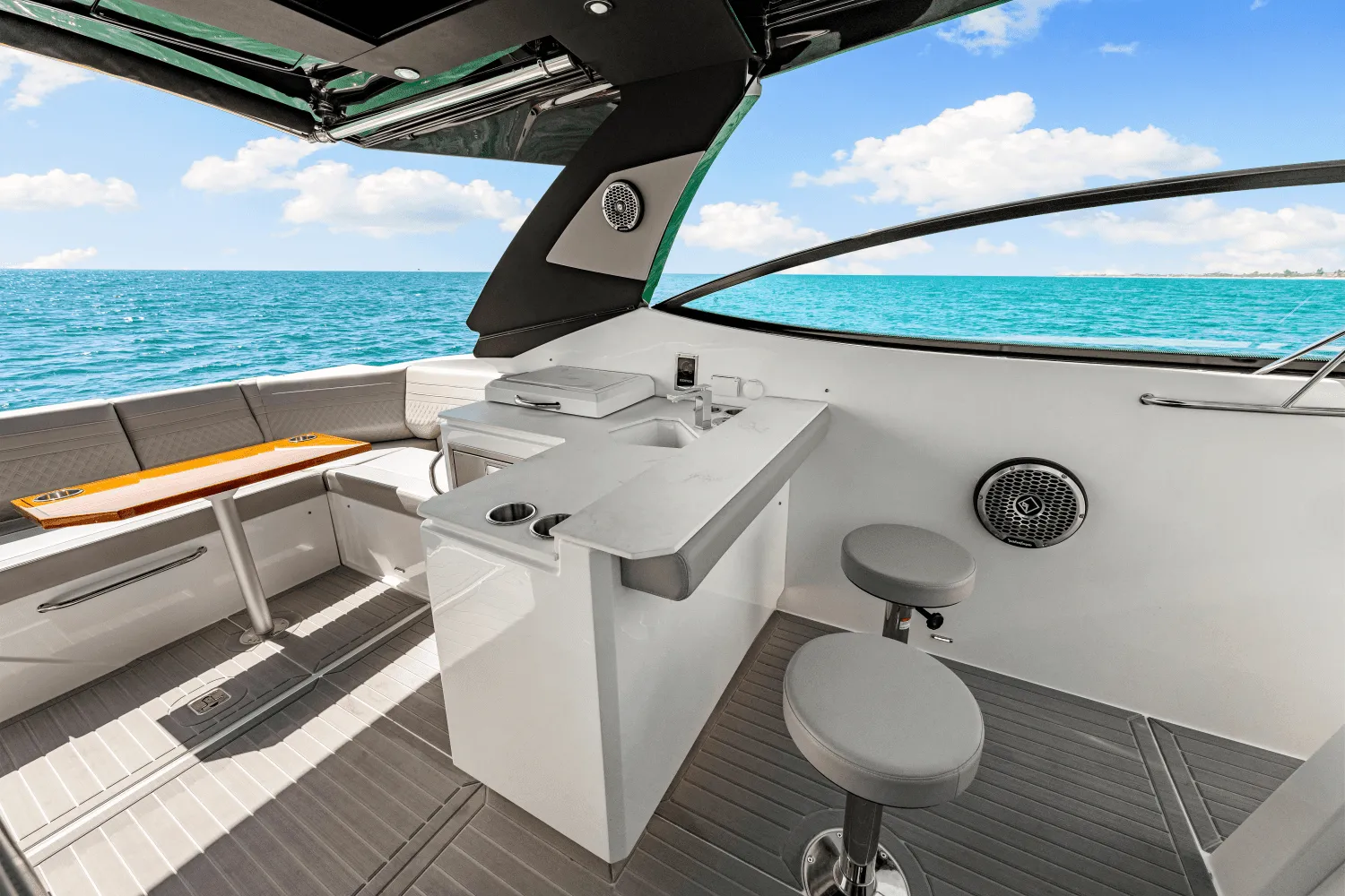 2025 Cruisers Yachts 38 GLS Outboard Image Thumbnail #14