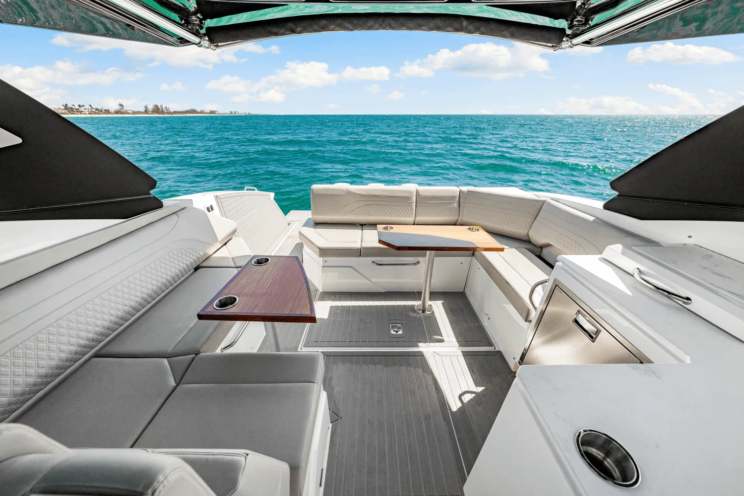 2025 Cruisers Yachts 38 GLS Outboard Image Thumbnail #12