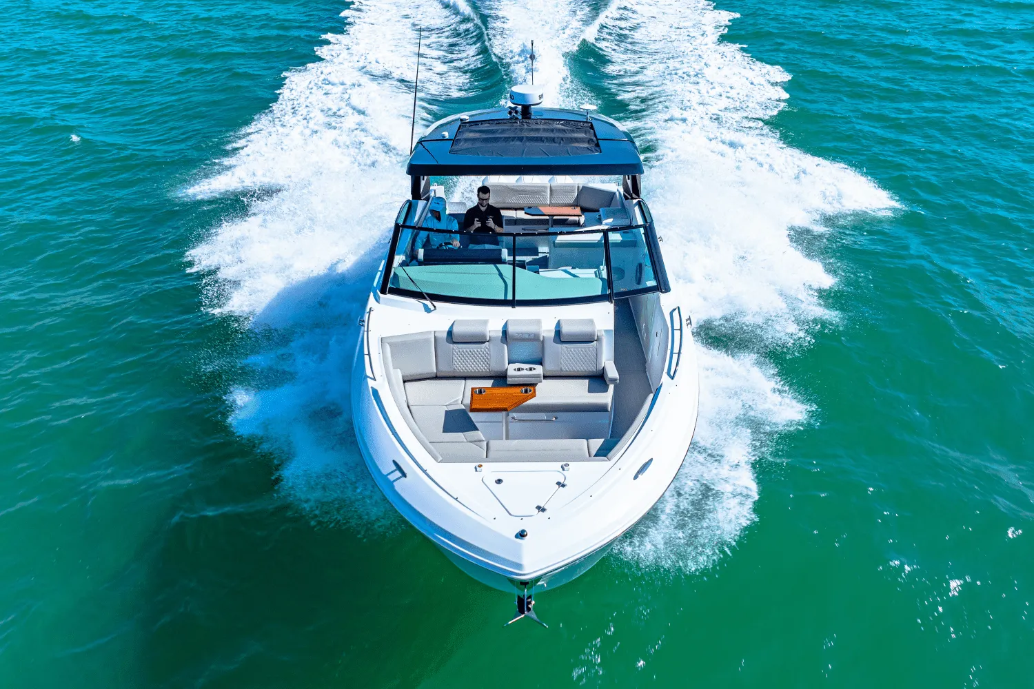 2025 Cruisers Yachts 38 GLS Outboard Image Thumbnail #29