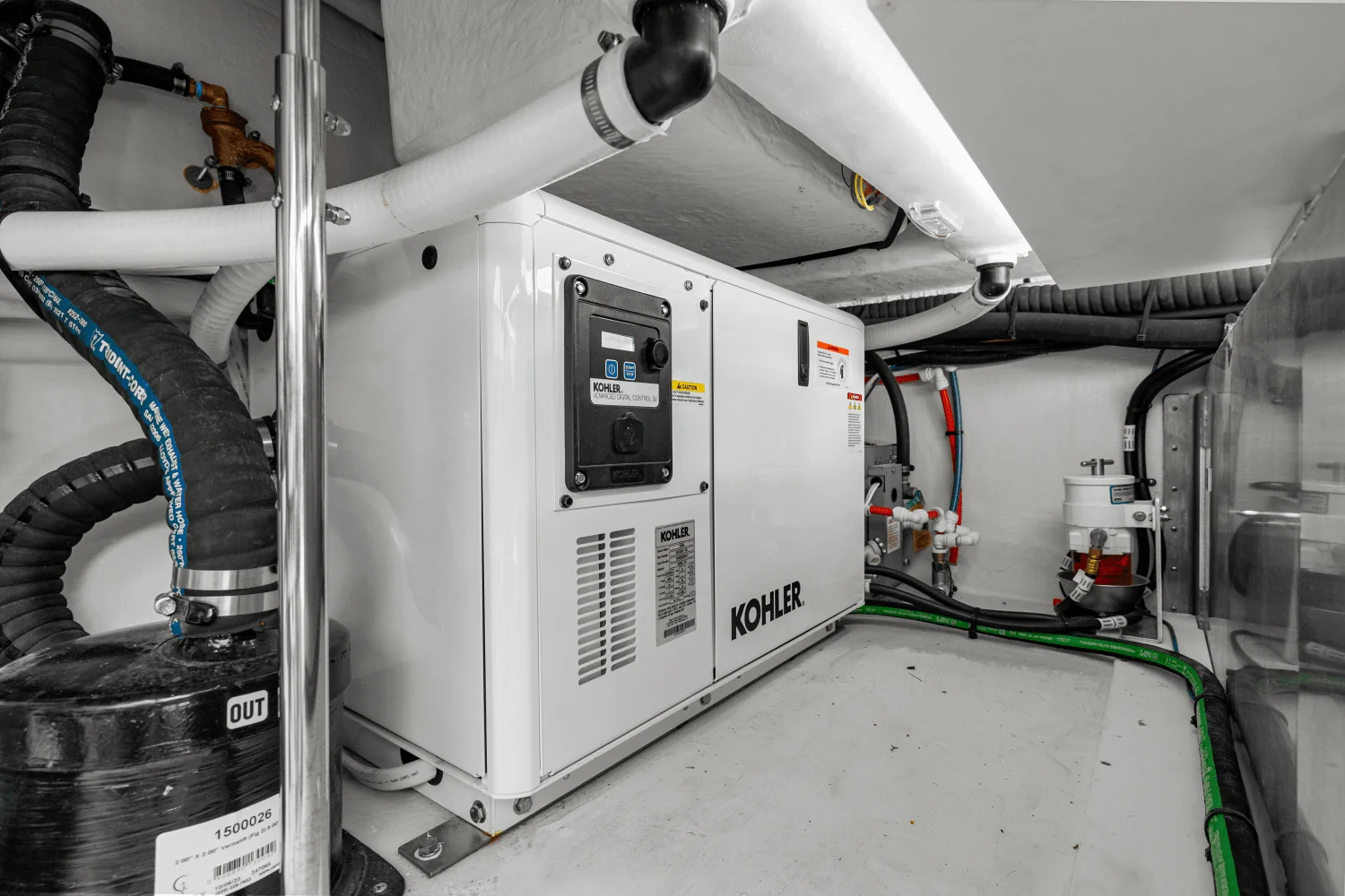 2025 Cruisers Yachts 38 GLS Outboard Image Thumbnail #59