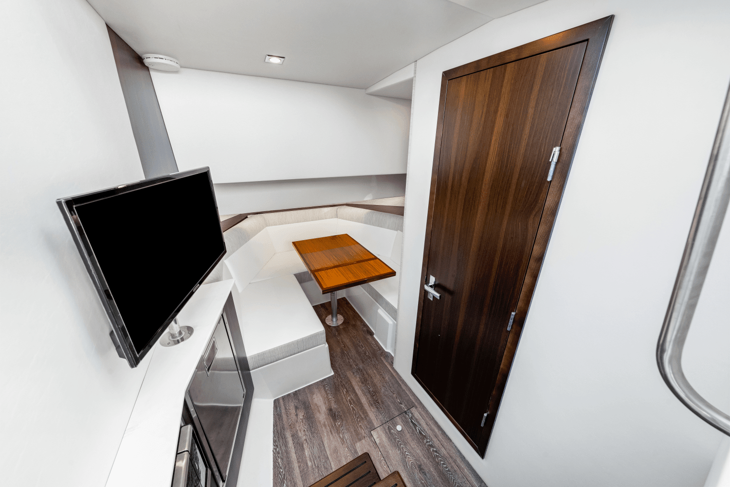 2025 Cruisers Yachts 38 GLS Outboard Image Thumbnail #51