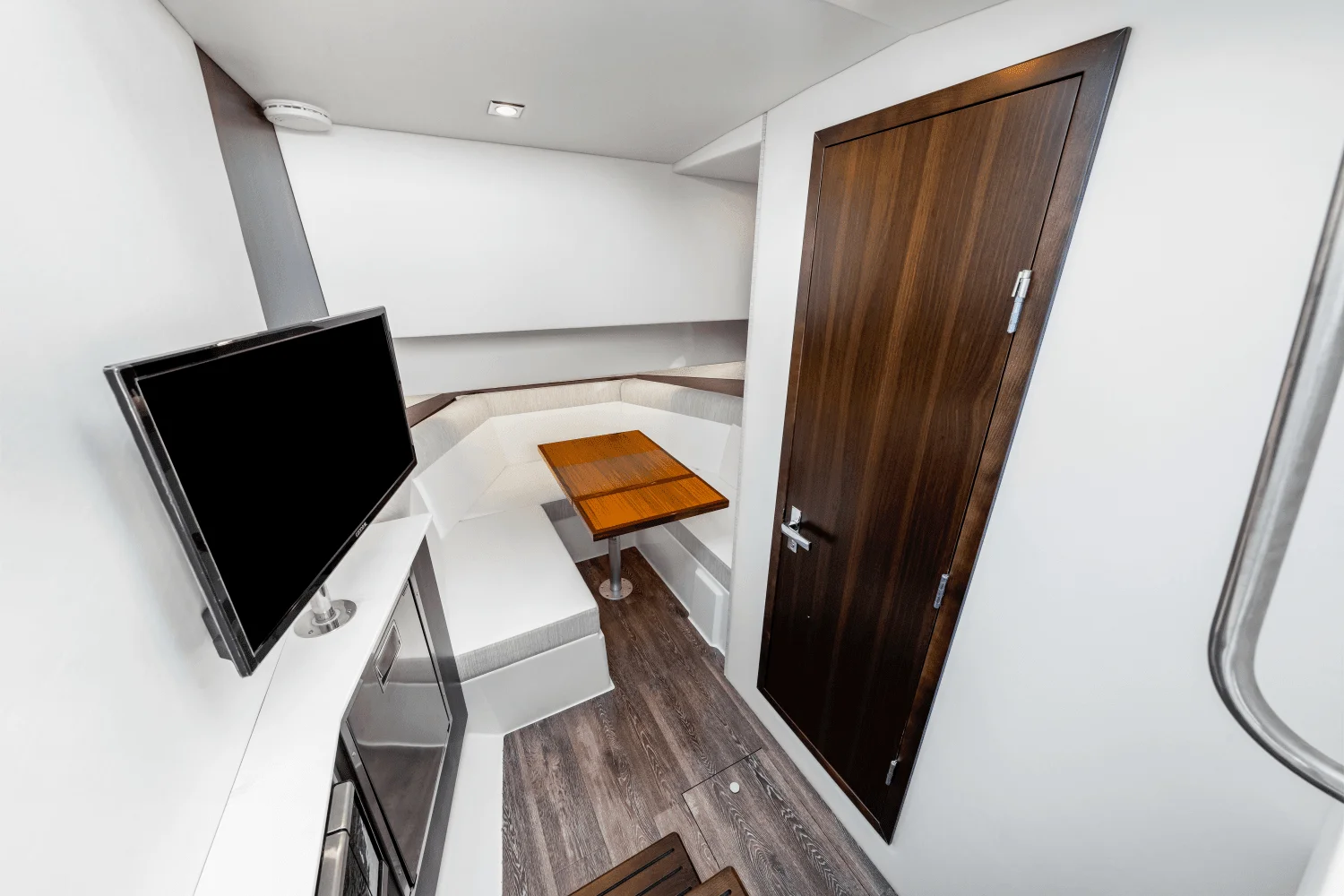 2025 Cruisers Yachts 38 GLS Outboard Image Thumbnail #51