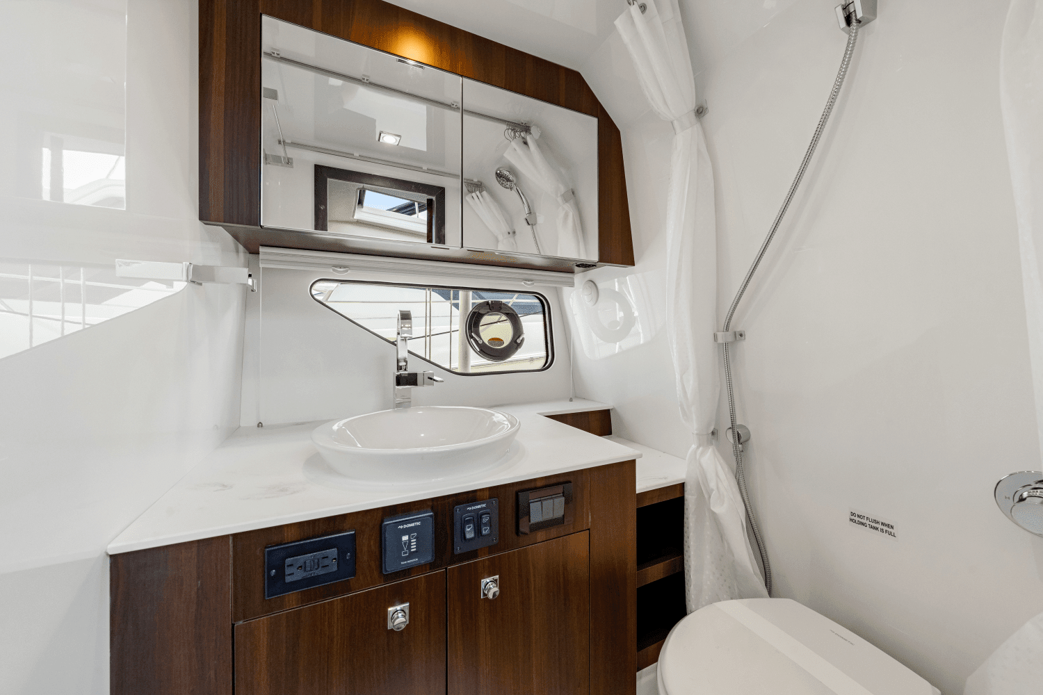 2025 Cruisers Yachts 38 GLS Outboard Image Thumbnail #56