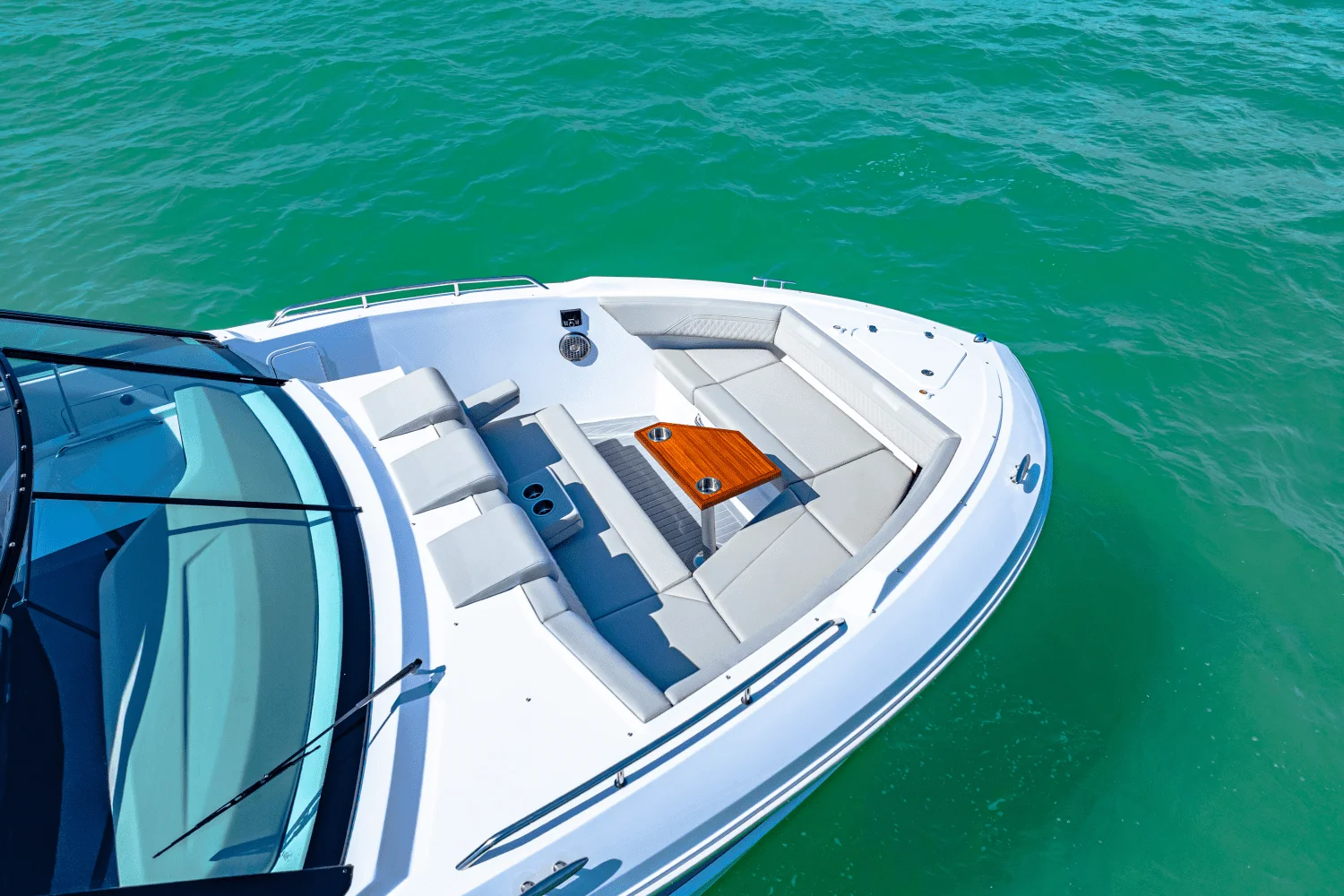 2025 Cruisers Yachts 38 GLS Outboard Image Thumbnail #46