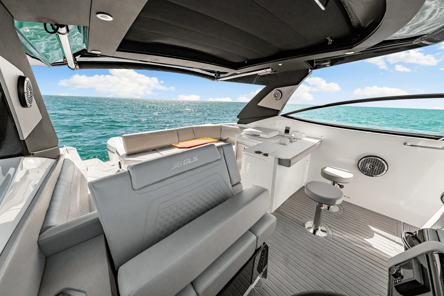 2025 Cruisers Yachts 38 GLS Outboard Image Thumbnail #60