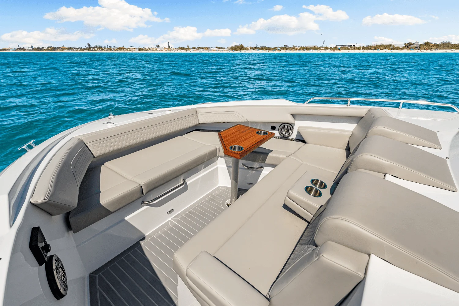 2025 Cruisers Yachts 38 GLS Outboard Image Thumbnail #64