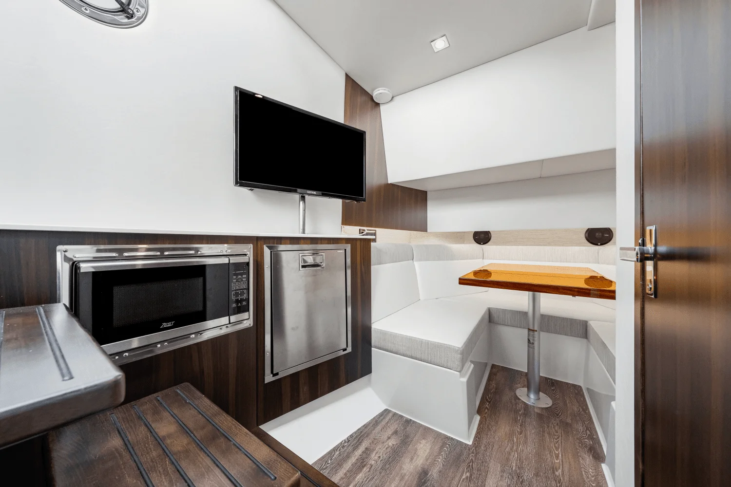 2025 Cruisers Yachts 38 GLS Outboard Image Thumbnail #52