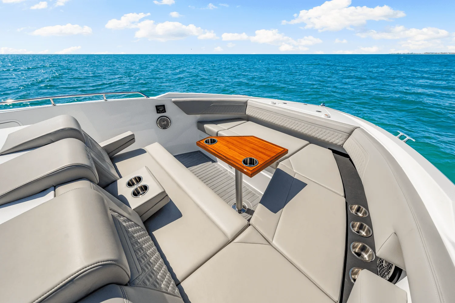 2025 Cruisers Yachts 38 GLS Outboard Image Thumbnail #49