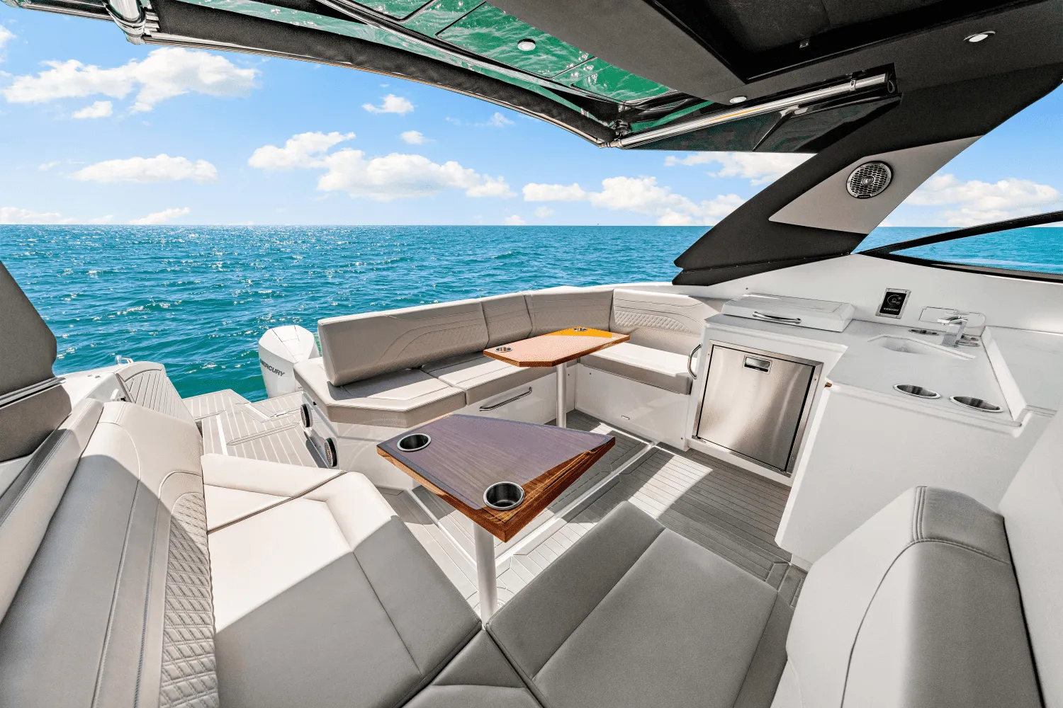 2025 Cruisers Yachts 38 GLS Outboard Image Thumbnail #11