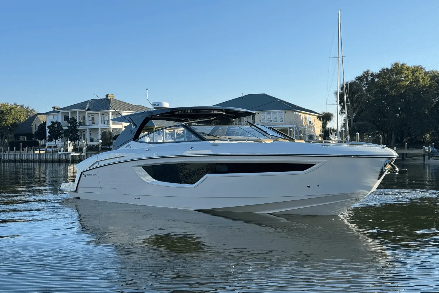 2025 Cruisers Yachts 38 GLS Outboard Image Thumbnail #0