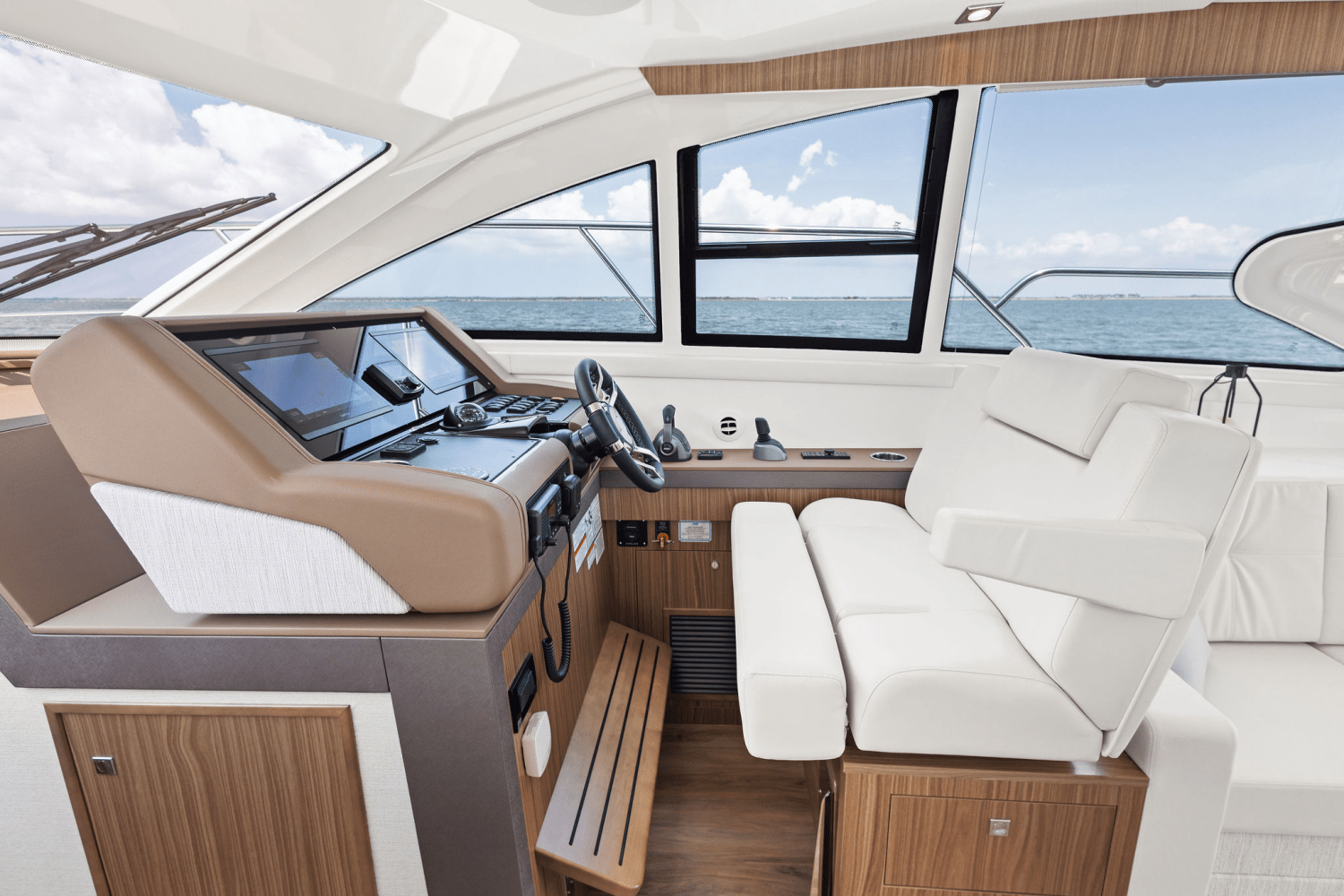 2025 Cruisers Yachts 46 Cantius Image Thumbnail #47