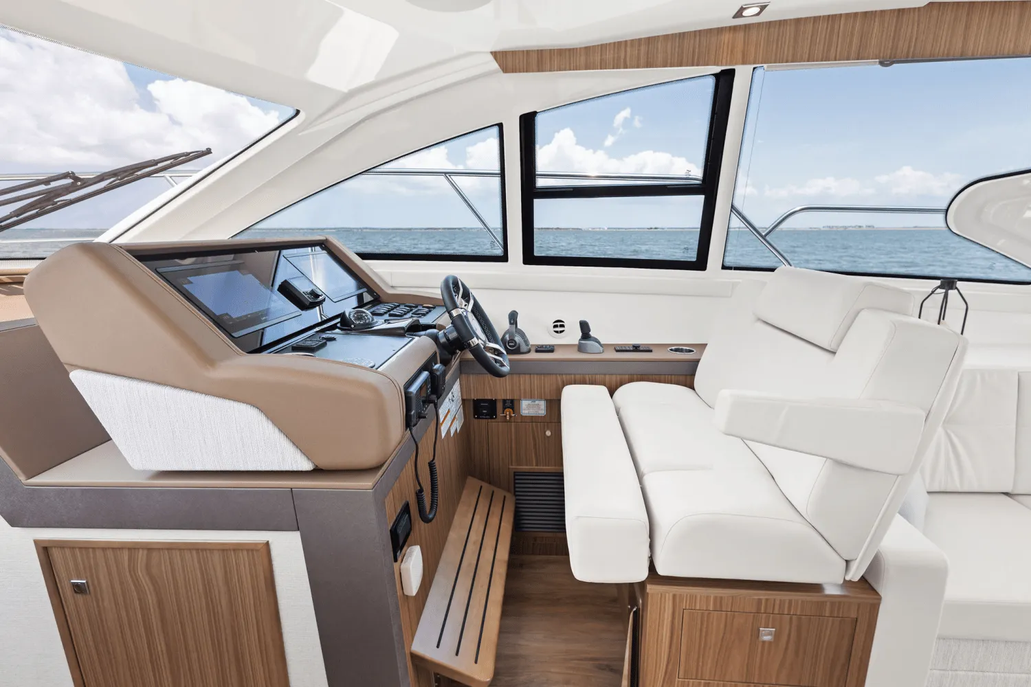 2025 Cruisers Yachts 46 Cantius Image Thumbnail #47