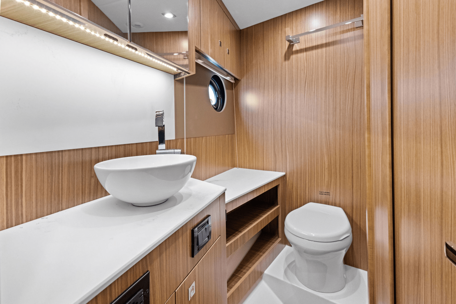 2025 Cruisers Yachts 46 Cantius Image Thumbnail #66