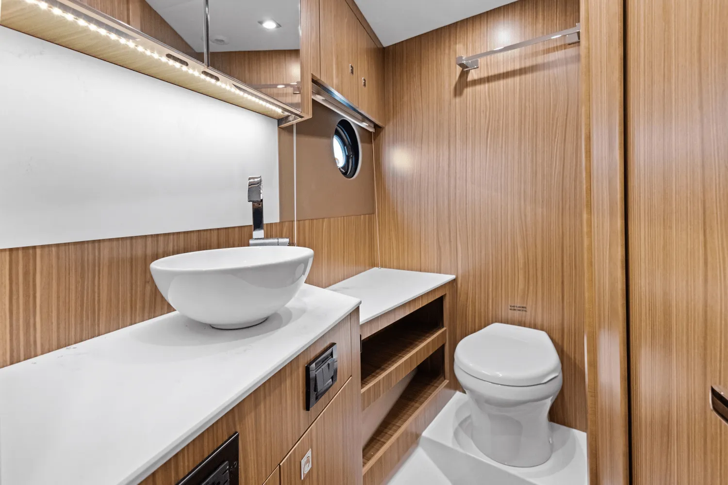 2025 Cruisers Yachts 46 Cantius Image Thumbnail #66