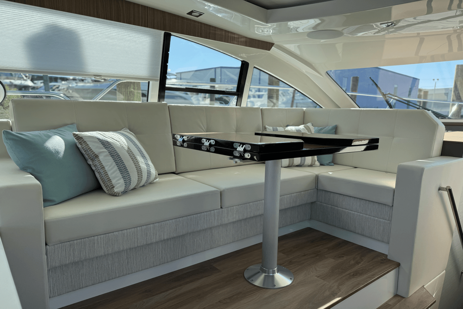 2025 Cruisers Yachts 46 Cantius Image Thumbnail #13