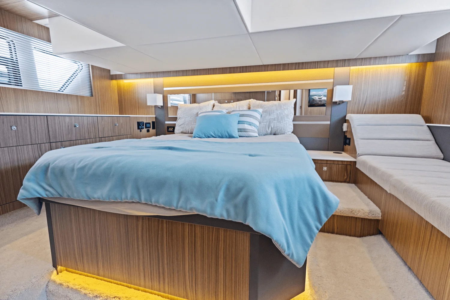 2025 Cruisers Yachts 46 Cantius Image Thumbnail #59