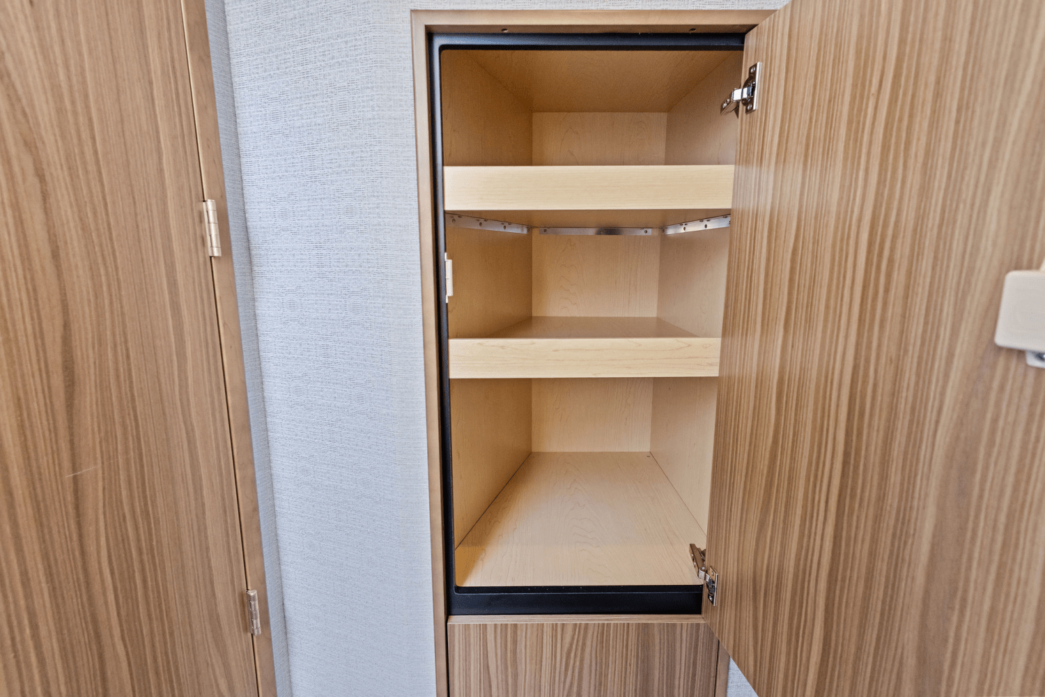 2025 Cruisers Yachts 46 Cantius Image Thumbnail #68