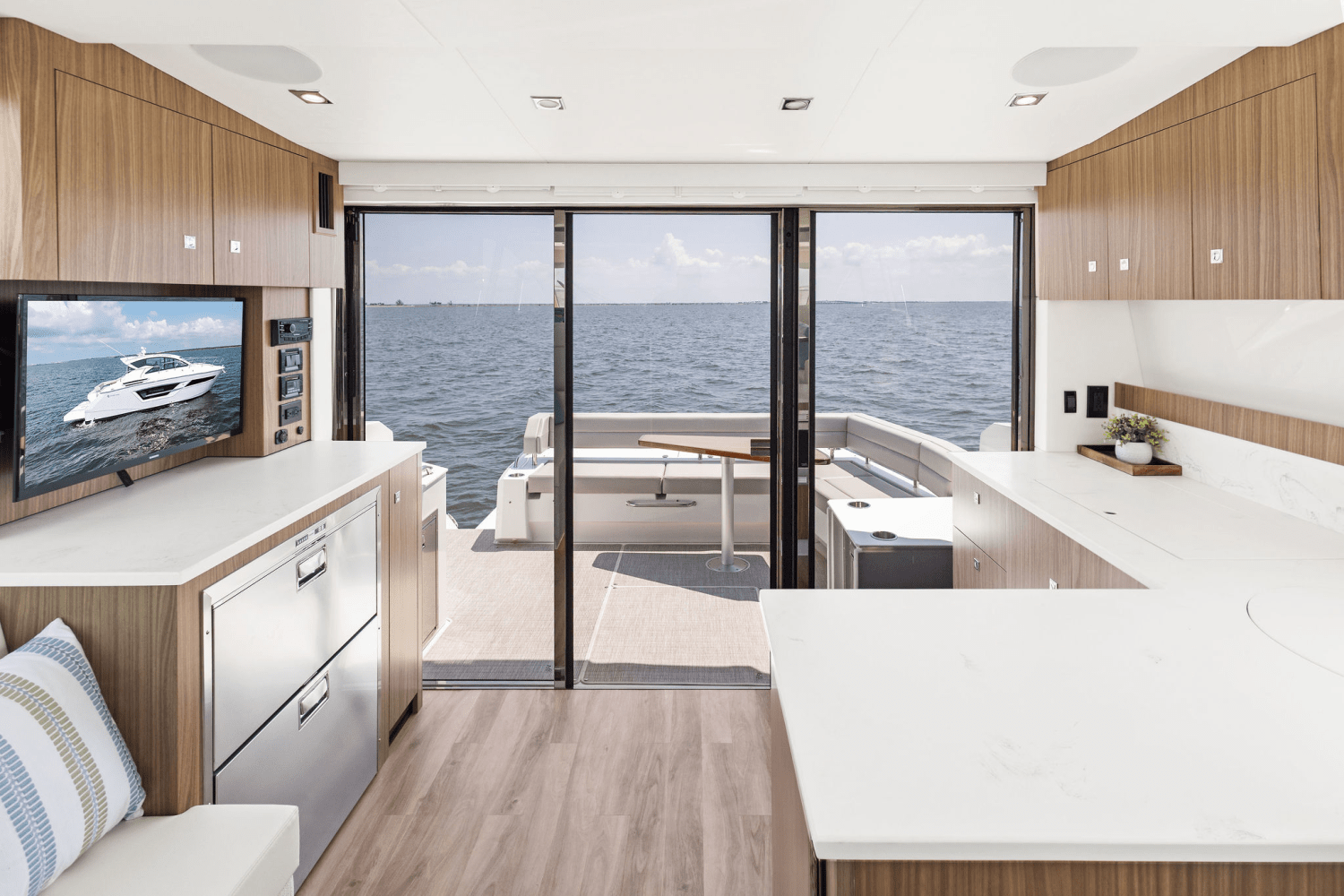 2025 Cruisers Yachts 46 Cantius Image Thumbnail #43