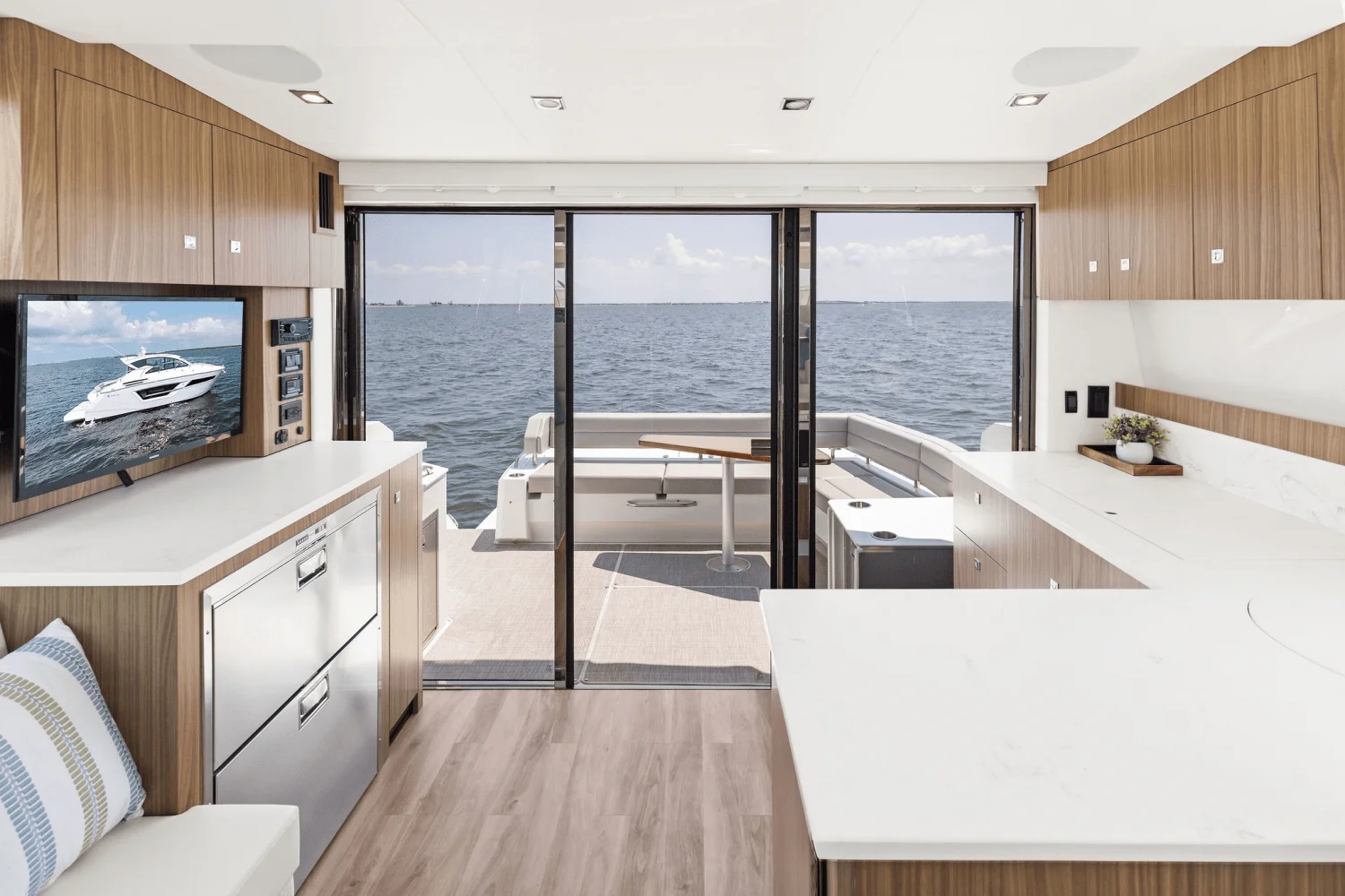 2025 Cruisers Yachts 46 Cantius Image Thumbnail #43