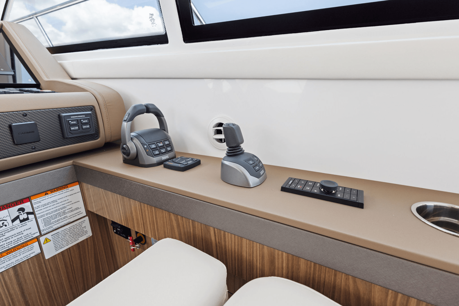 2025 Cruisers Yachts 46 Cantius Image Thumbnail #52