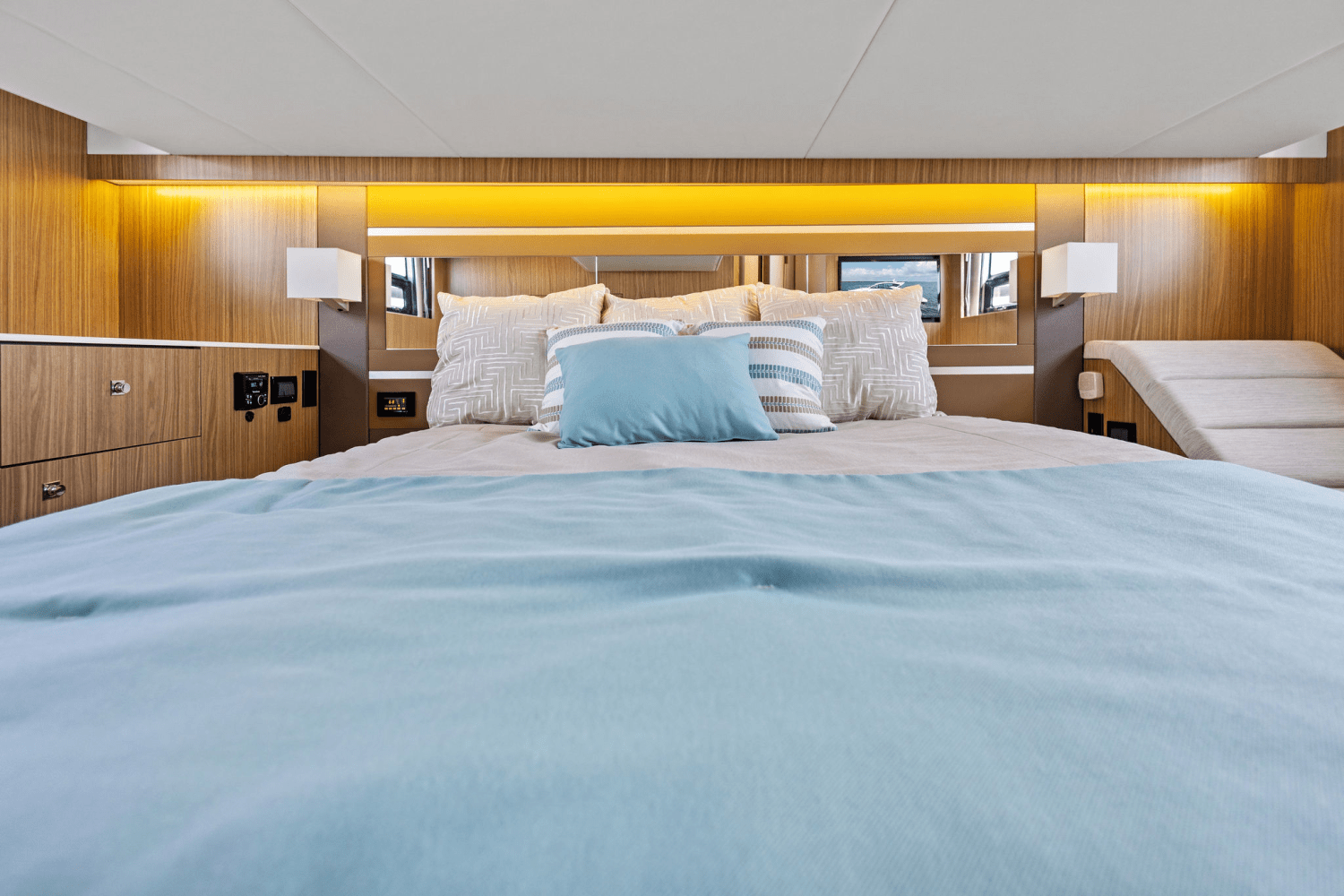 2025 Cruisers Yachts 46 Cantius Image Thumbnail #62