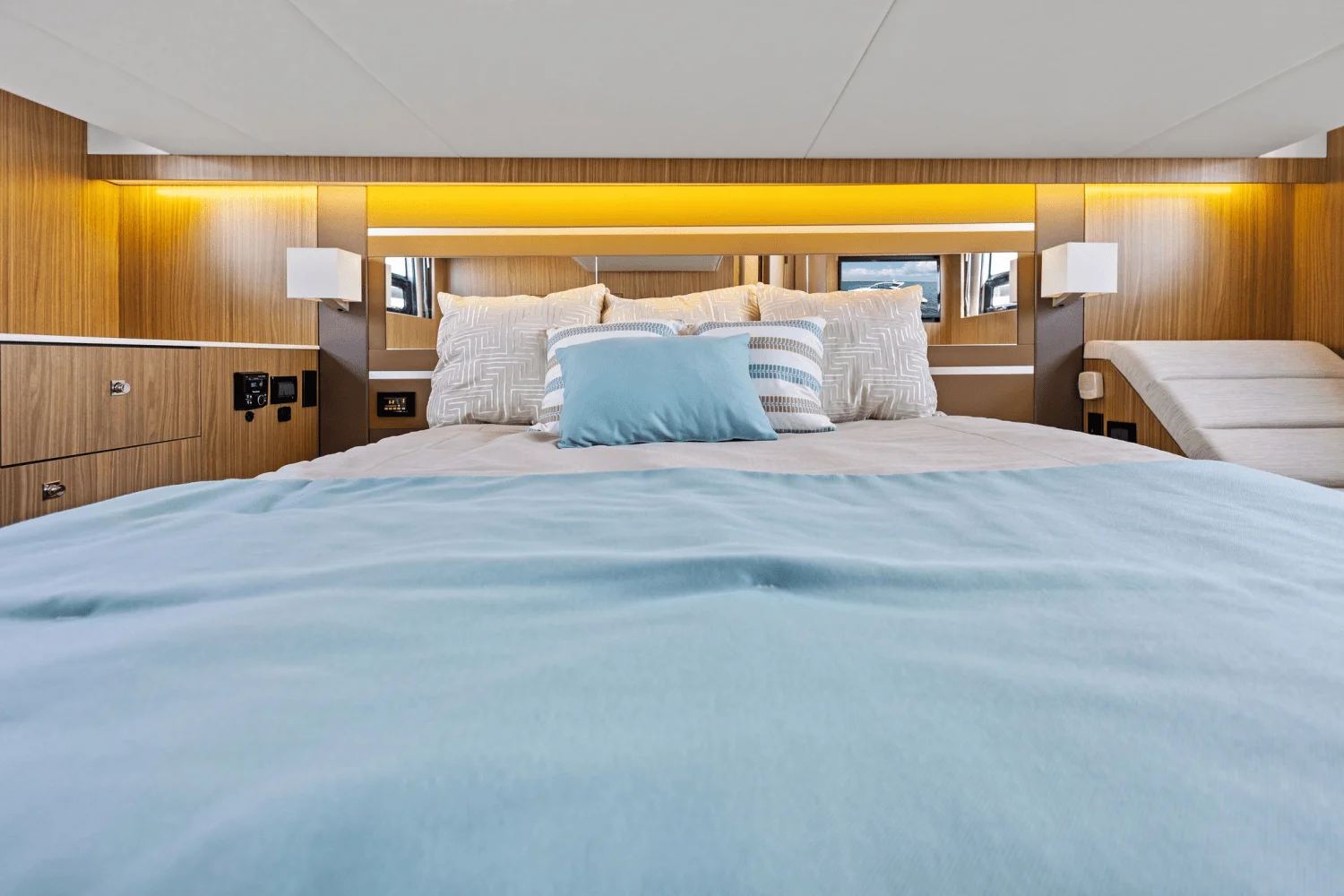 2025 Cruisers Yachts 46 Cantius Image Thumbnail #62