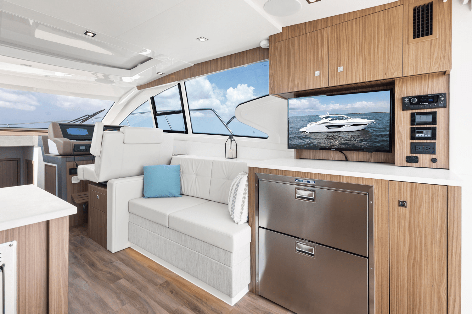 2025 Cruisers Yachts 46 Cantius Image Thumbnail #42