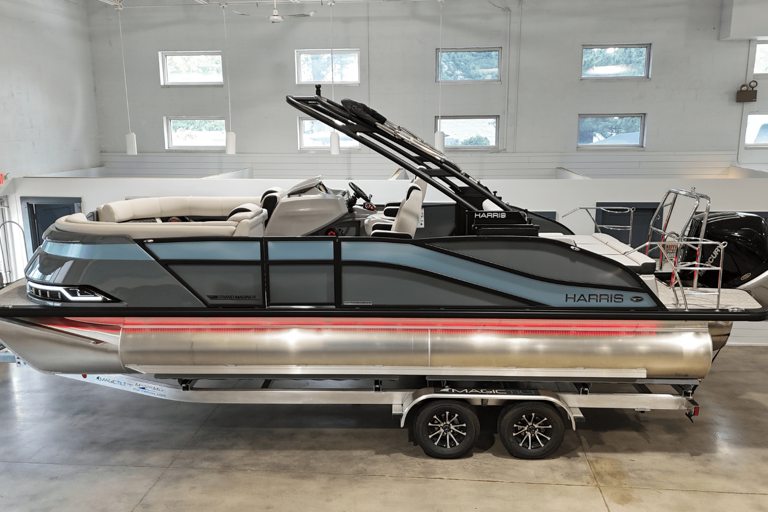 2025 Harris 230 Grand Mariner Image Thumbnail #1