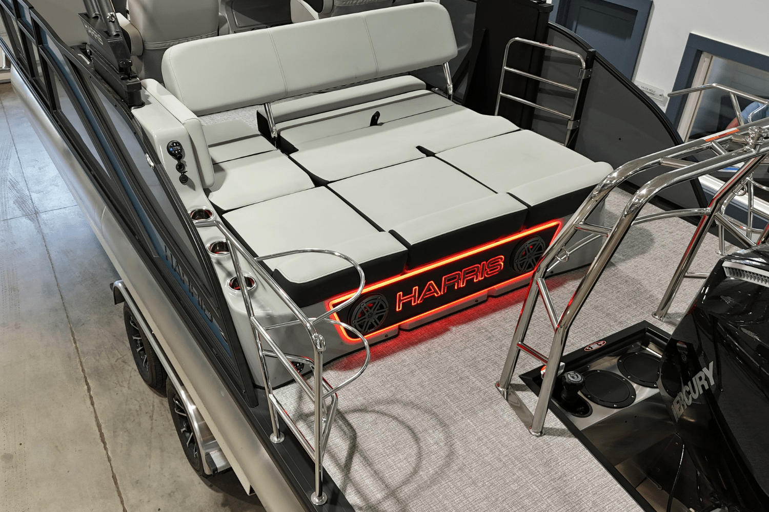 2025 Harris 230 Grand Mariner Image Thumbnail #8