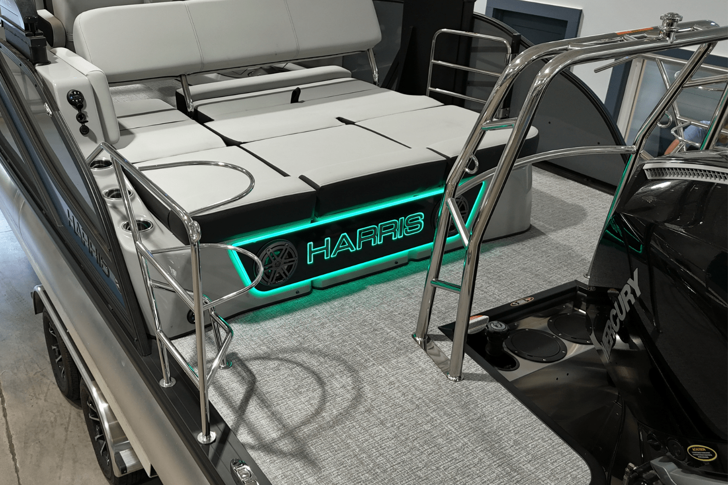 2025 Harris 230 Grand Mariner Image Thumbnail #9