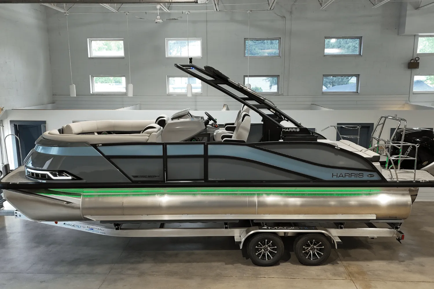 2025 Harris 230 Grand Mariner Image Thumbnail #0